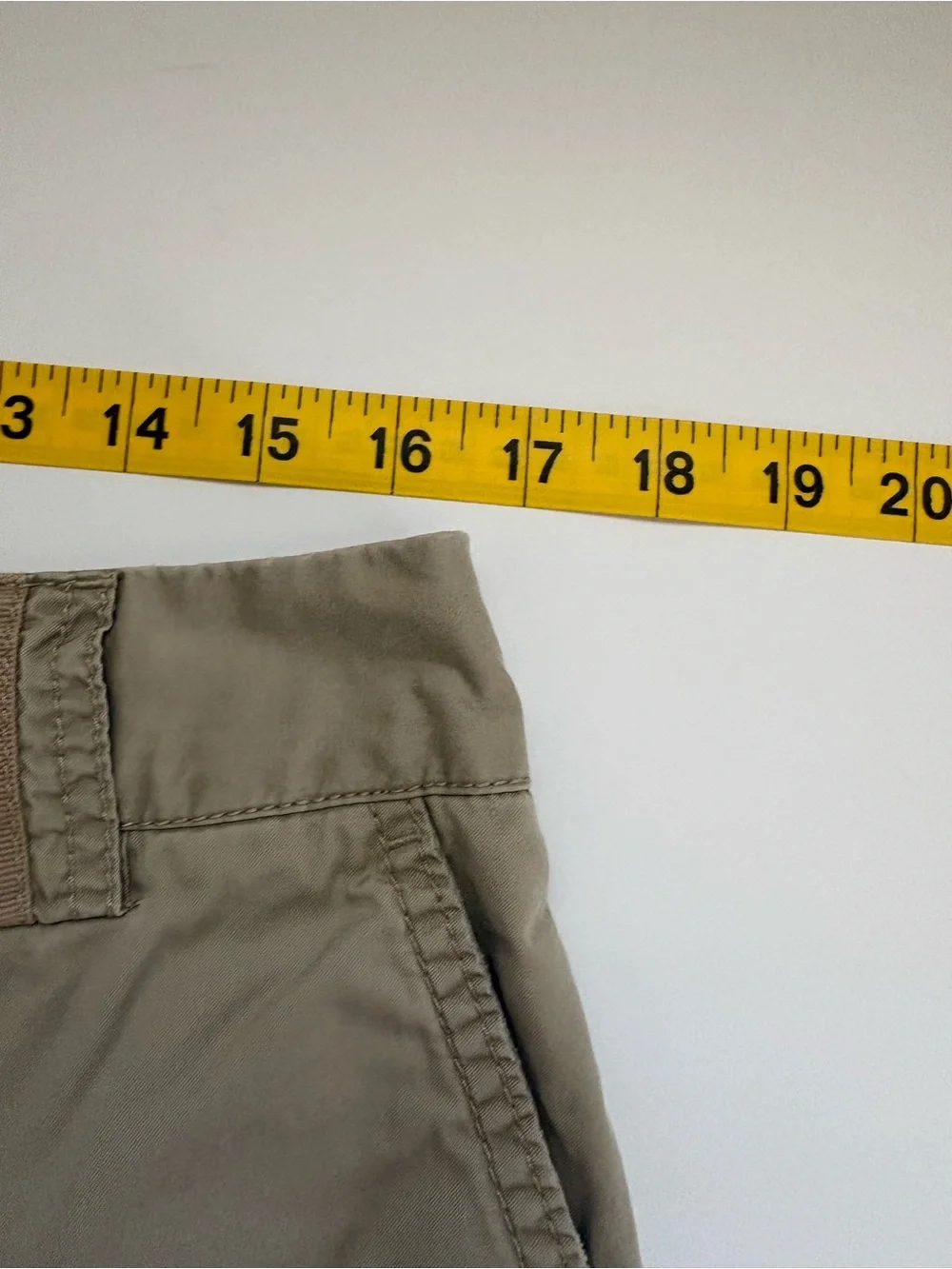 J. Crew Broken-In Chino City Fit Khaki Cargo Shorts Cotton Tan Hiking Size 10